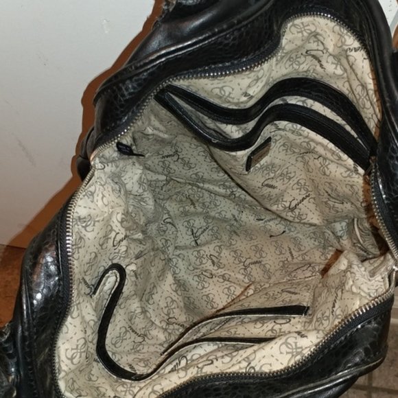 Guess Handbags - Picture 4 of 4